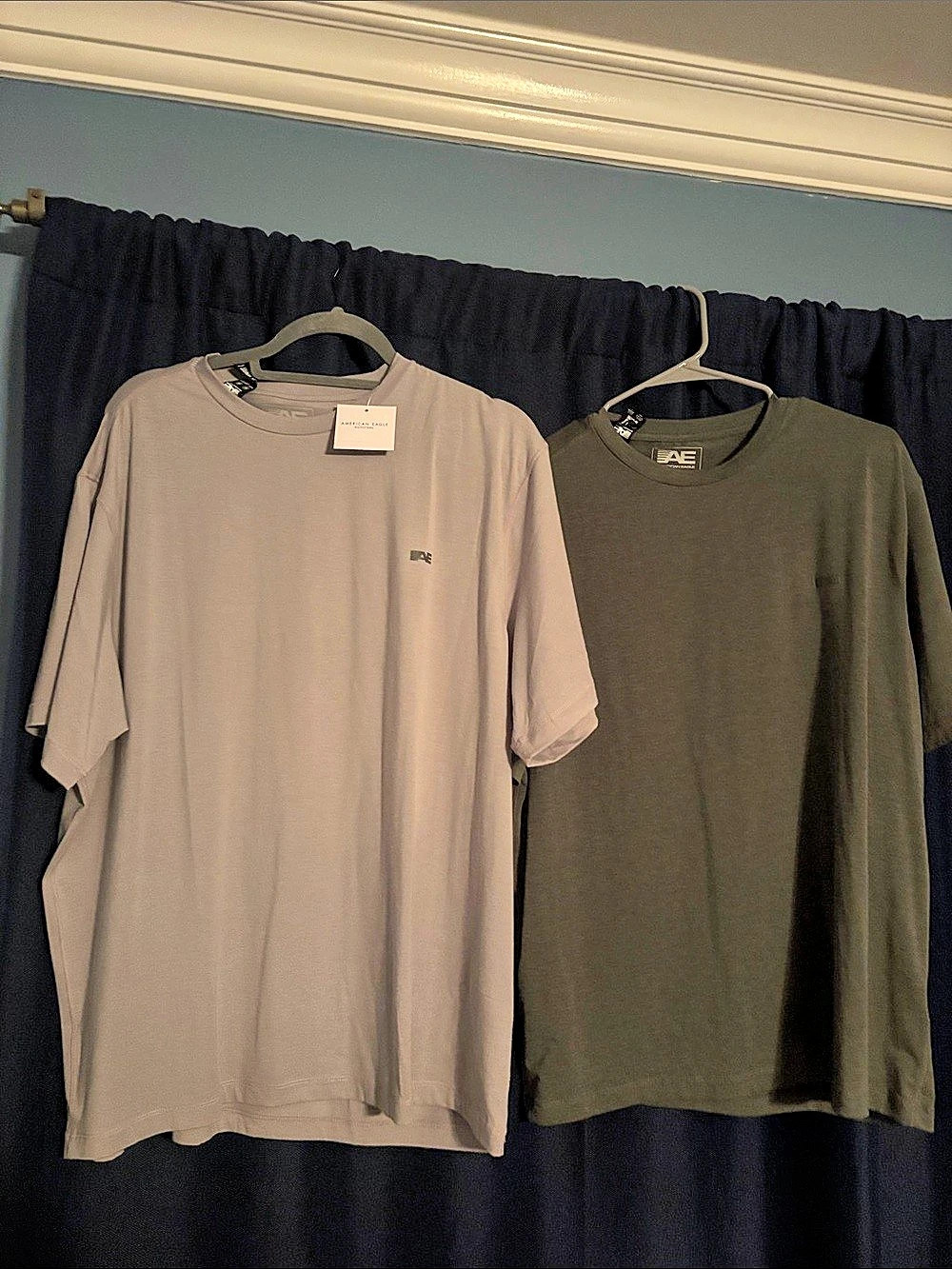 American Eagle AE 24/7 Standard Fit Active T-Shirt Men's Gray & Green (NWT)